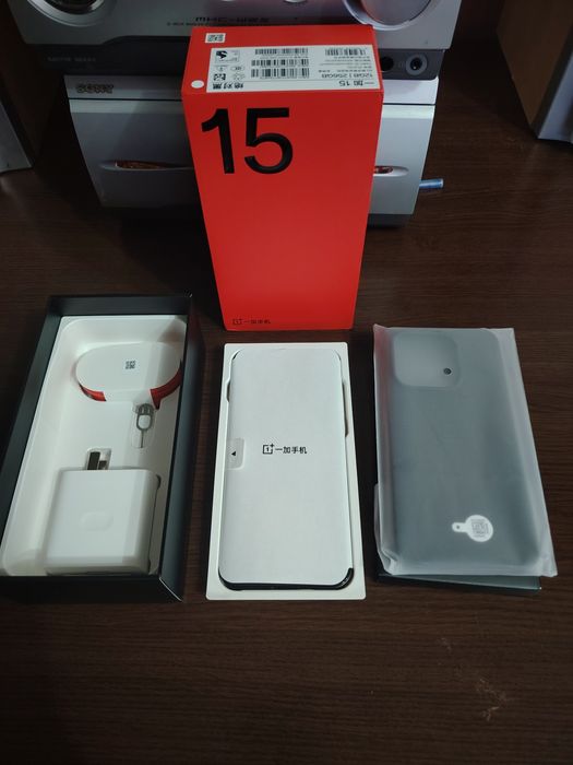 Oneplus 15 Nou La Cutie Nefolosit Nelansat  Vand Schimb