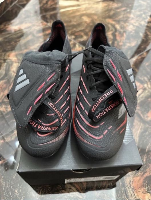 Ghete fotbal adidas predator