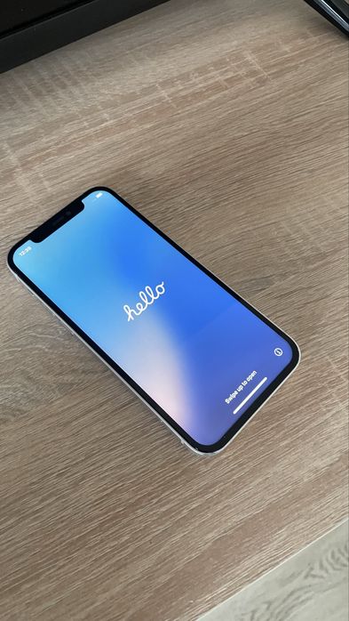 Продам iPhone 12 256 ГБ + AirPods 2 (оригинал)