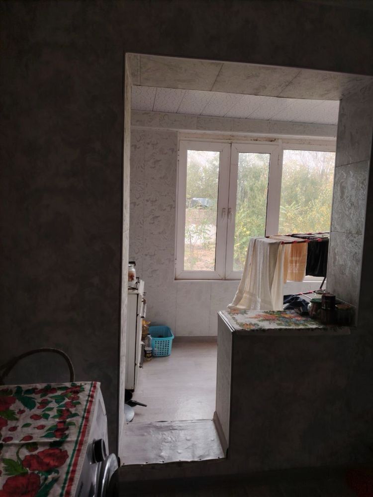 Продаётся 2 ком 3 этаж 8 мкр 31000$