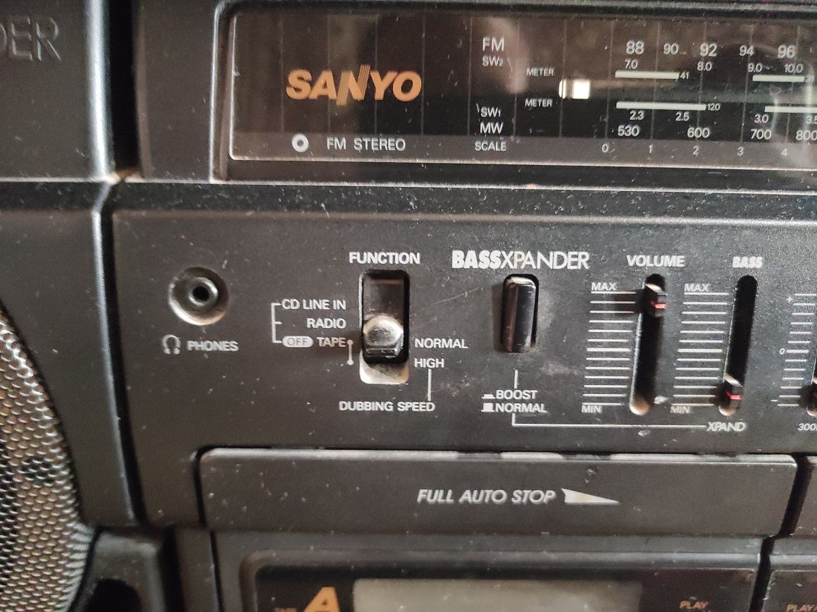 Аудио магнитофон Sanyo