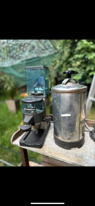 Vand aparat cafea cu tot cu râșniță Rancilio