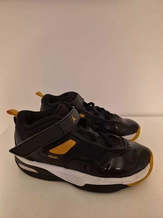 Детски  есенни маратонки Nike  Jordan Stay Loyal 3