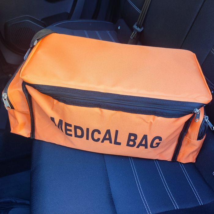 Geantă medicală complet echipată , nouă , pentru fotbal , sport