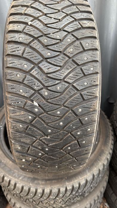 Продам комплект зимняя резина