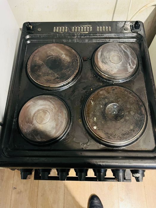 Продам электрическую плиту с духовкой 20 тыс тенге