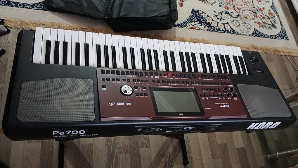 Продается Korg pa 700