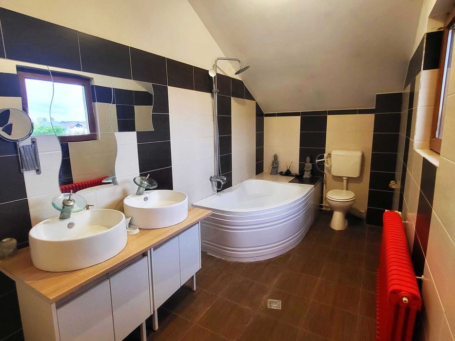 Casa - Vila Individuala in Domnesti, Central, 270 mp, teren 402 mp