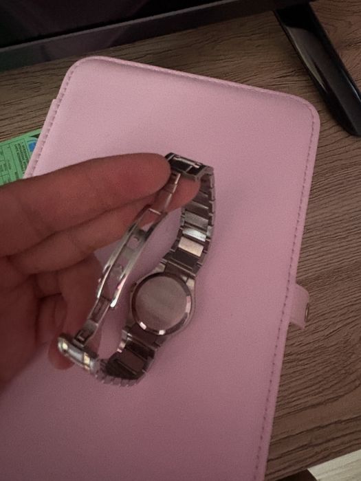 Часовник Movado оригинален