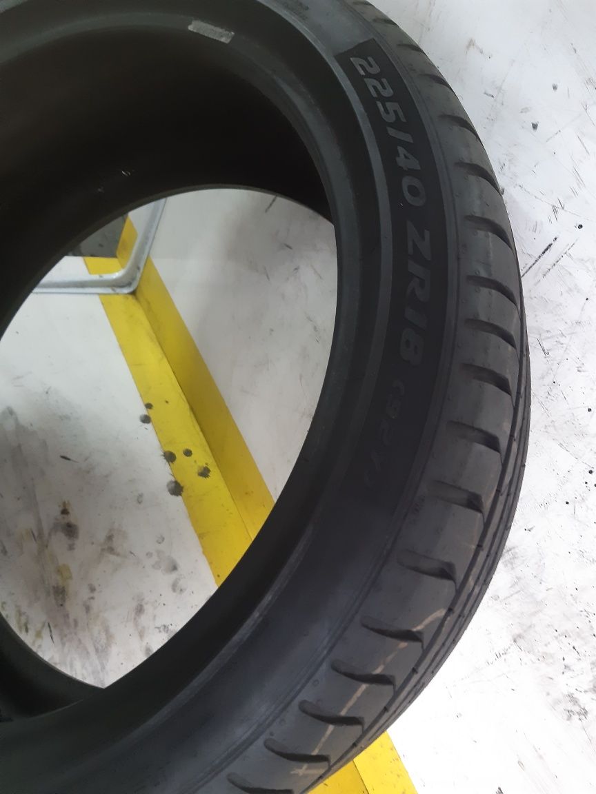 225/40/18 1×Pirelli 92y vara dot 4818  7,,12 mm