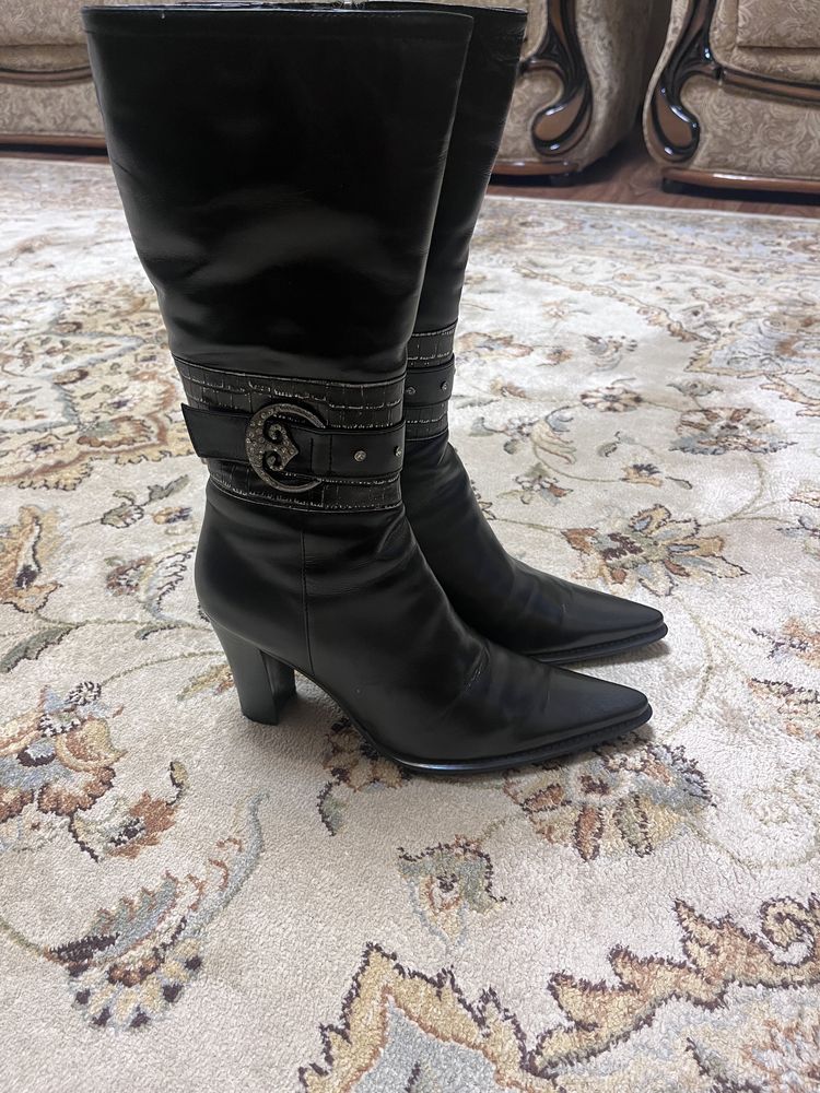 Продам зимние и осенние сапоги