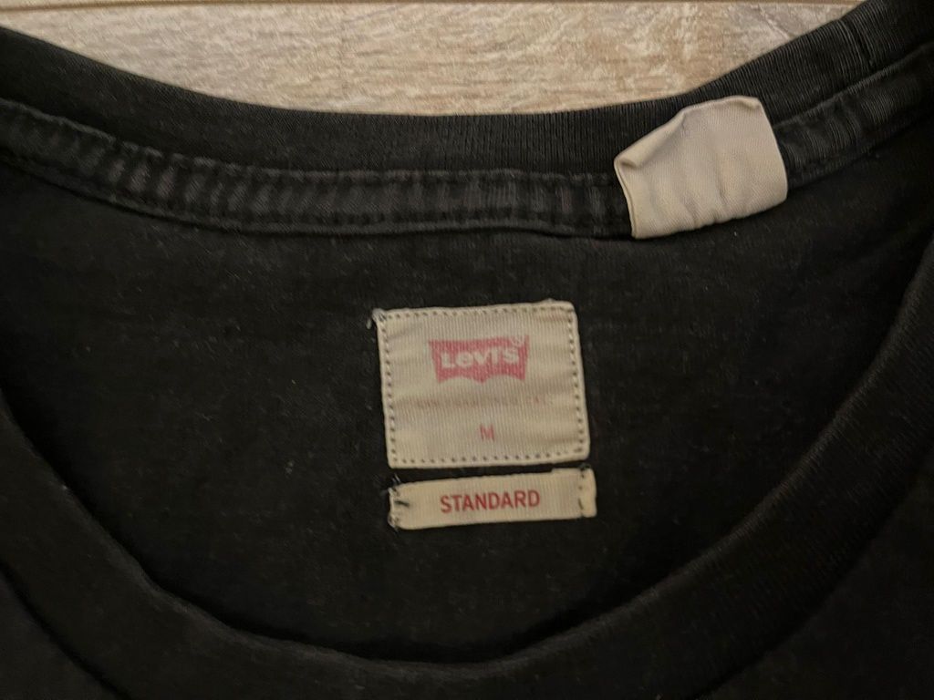 Levi's и QuickSilver тениски