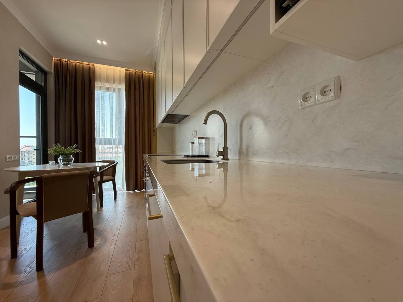 Продается 2х ком квартира, ЖК Акай Сити, ор-р: Дархан, 72 м²
