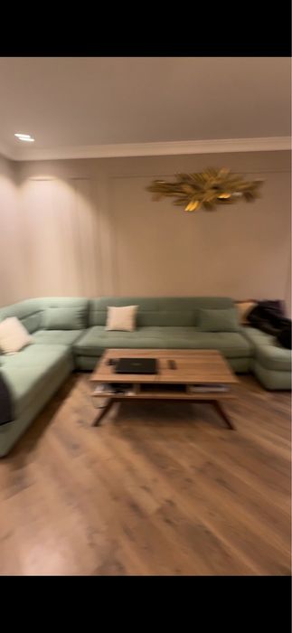 Угловой модульный диван с журнальным столом