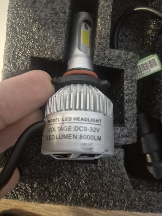 Vând set becuri led H7