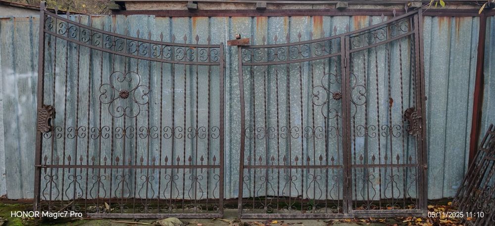 Porti fier forjat și gard