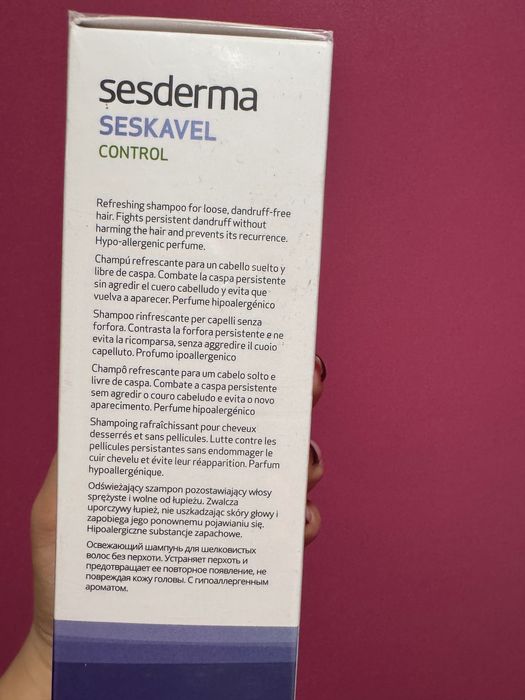 Șampon antimătreață-păr uscat, Seskavel control, Sesderma