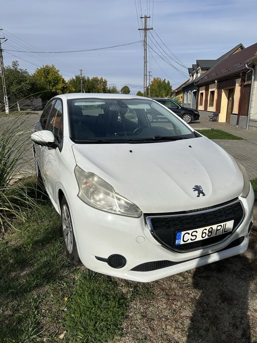 Peugeot 208 1,6Ehdi euro 5 2014