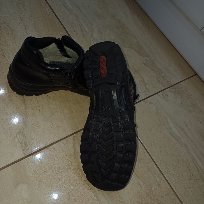 Ghete Rieker, piele lucioasa