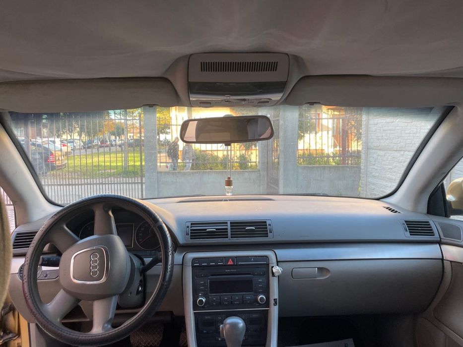 Vand audi a 4,   3500€ negociabil