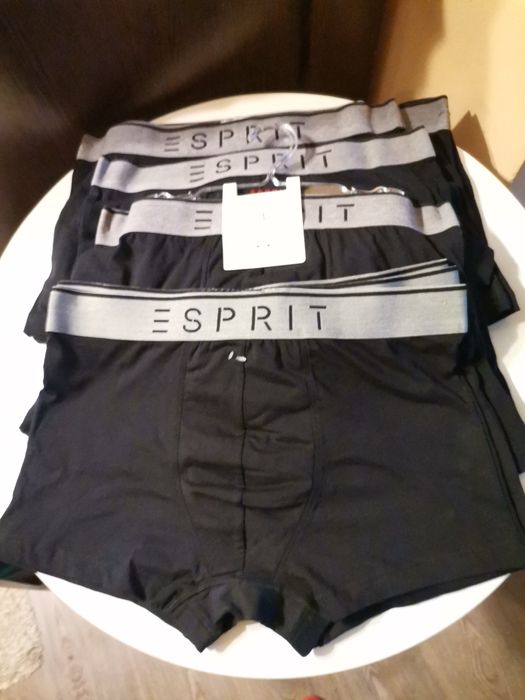 Vand boxeri pentru bărbați