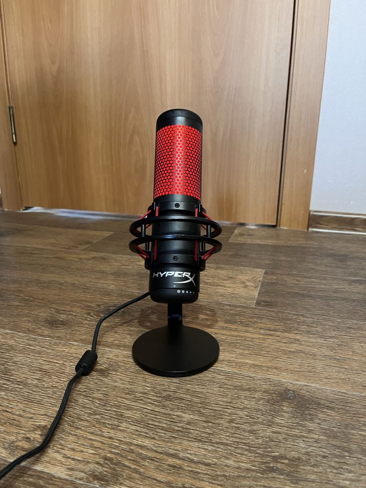 Микрофон HyperX Quadcast