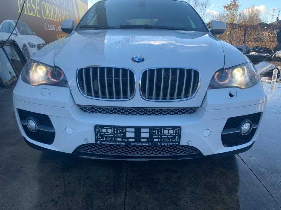 Dezmembrez bmw x6 e71 4.4 benzina/far x6/bara x6/capota x6/haion x6