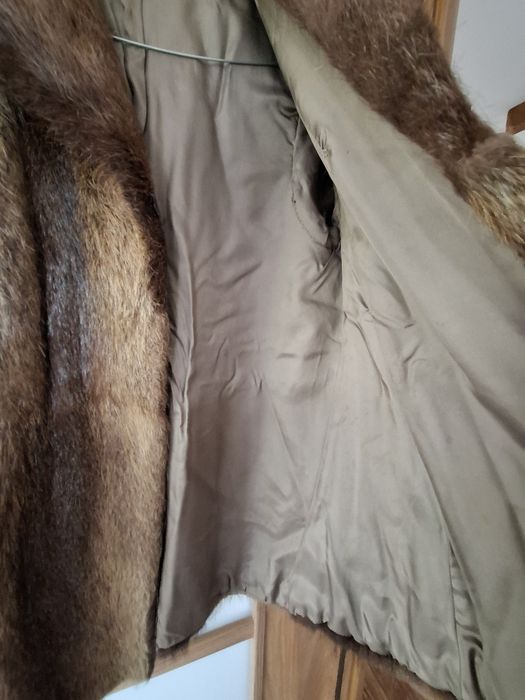 Haină din blană naturală de castor – mărimea M – stare foarte buna
