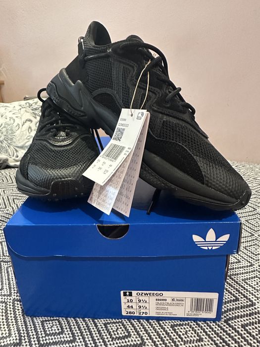 Adidasi Ozweego