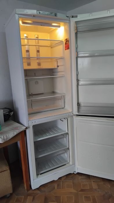 Холодильник продается