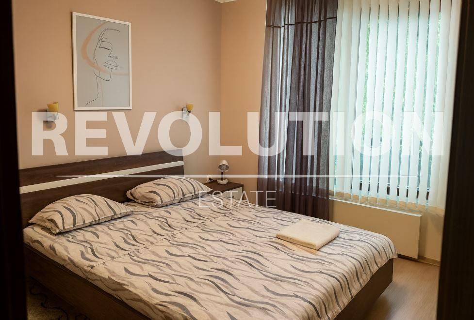 Дава се под наем Тристаен апартамент в Варна, Гръцка махала - 80 кв.м за 800 € - Снимка #3