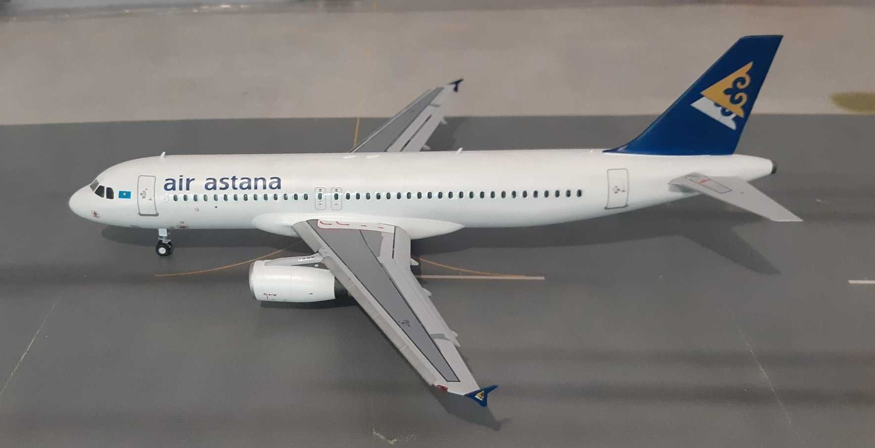 Модель самолёта Airbus A320 Air Astana