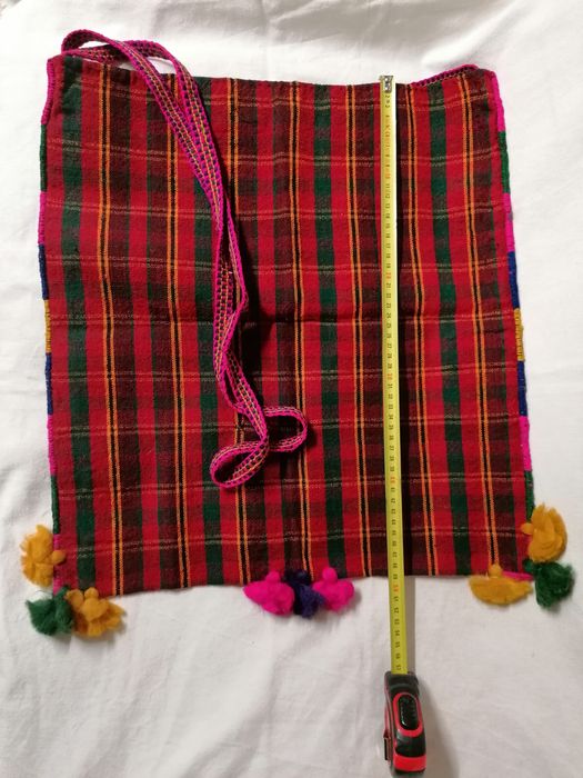 Родопски части от дамска носия (кърпа за кръста, чорапи, торба