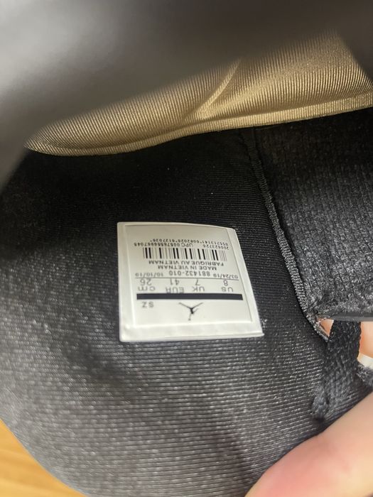 vand jordan 5 purtati