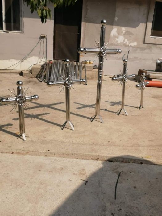 Manere capac cavou cruci troite