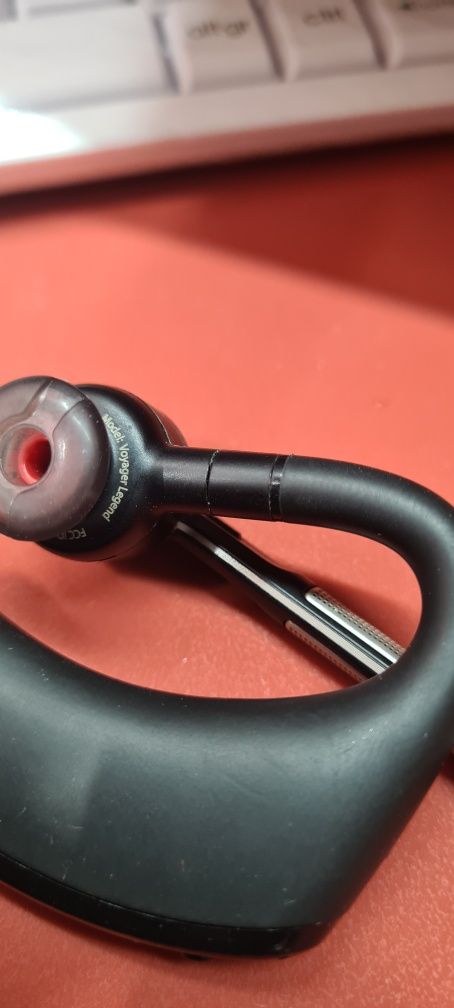 Plantronics voyager legend