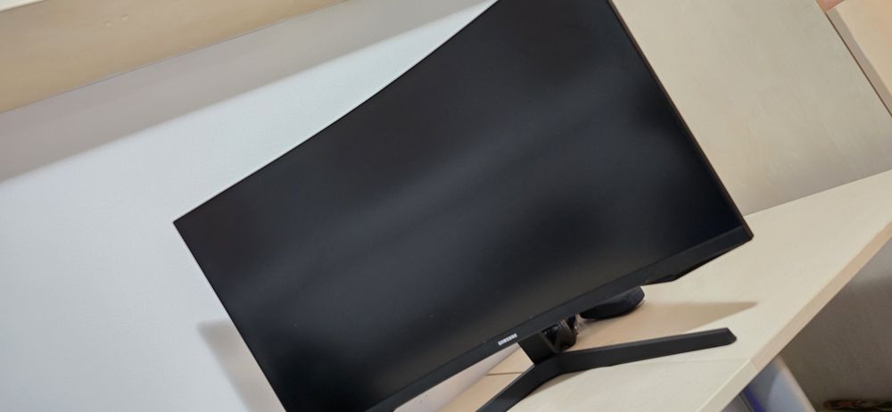 Samsung Odyssey G5, 165hz, panou VA, curbat, QHD,32inch