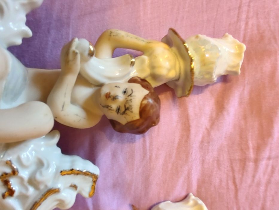 Sfeșnic din porțelan fin ARPO Curtea de Argeș ,decor cu îngeraș