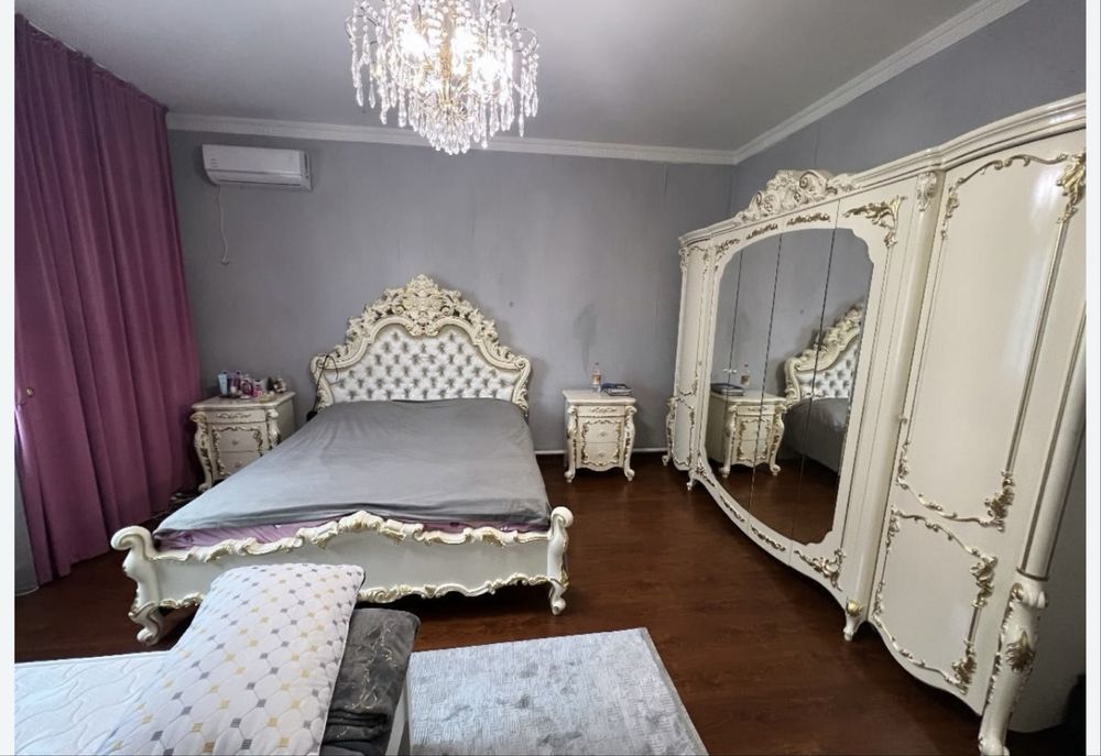Спальный гарнитур