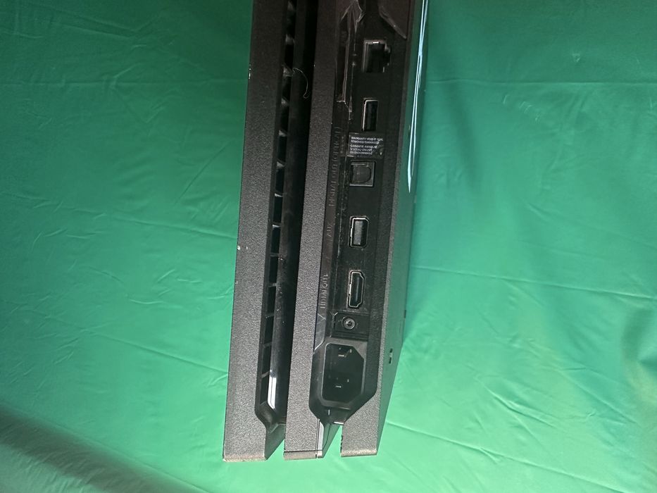 PS4 PRO in stare perfecta.