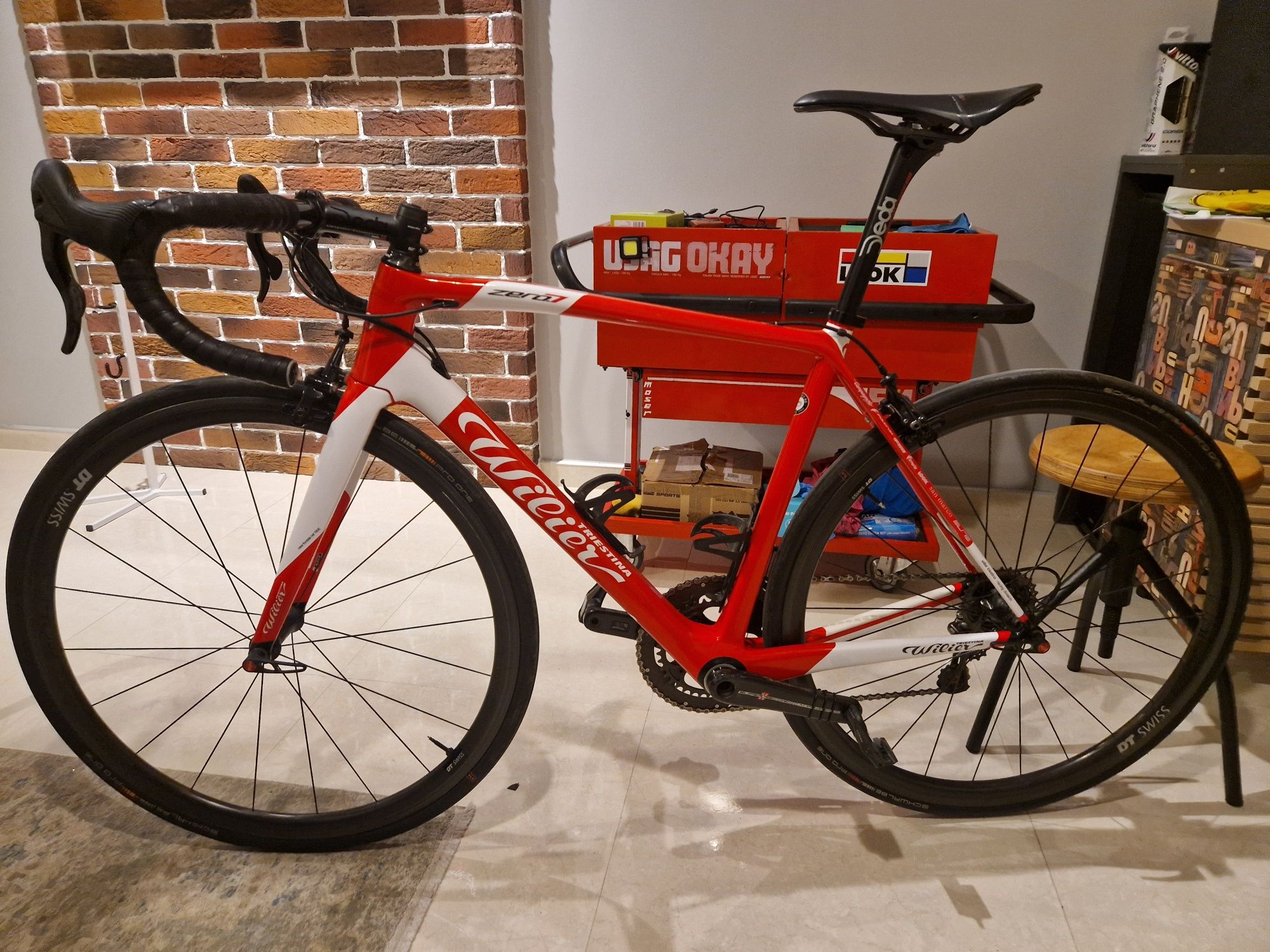 Карбонов шосеен велосипед wilier zero 7