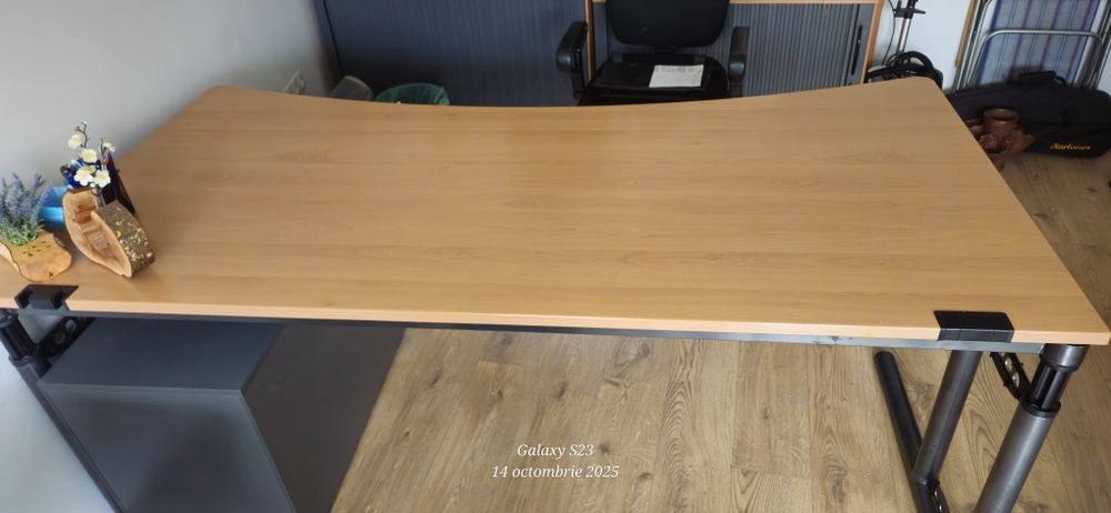 Mobila de birou compus din birou,roll box si 2 bulapuri