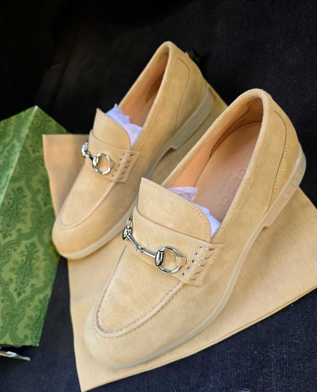 Налични велурени мокасини GUCCI Horsebit