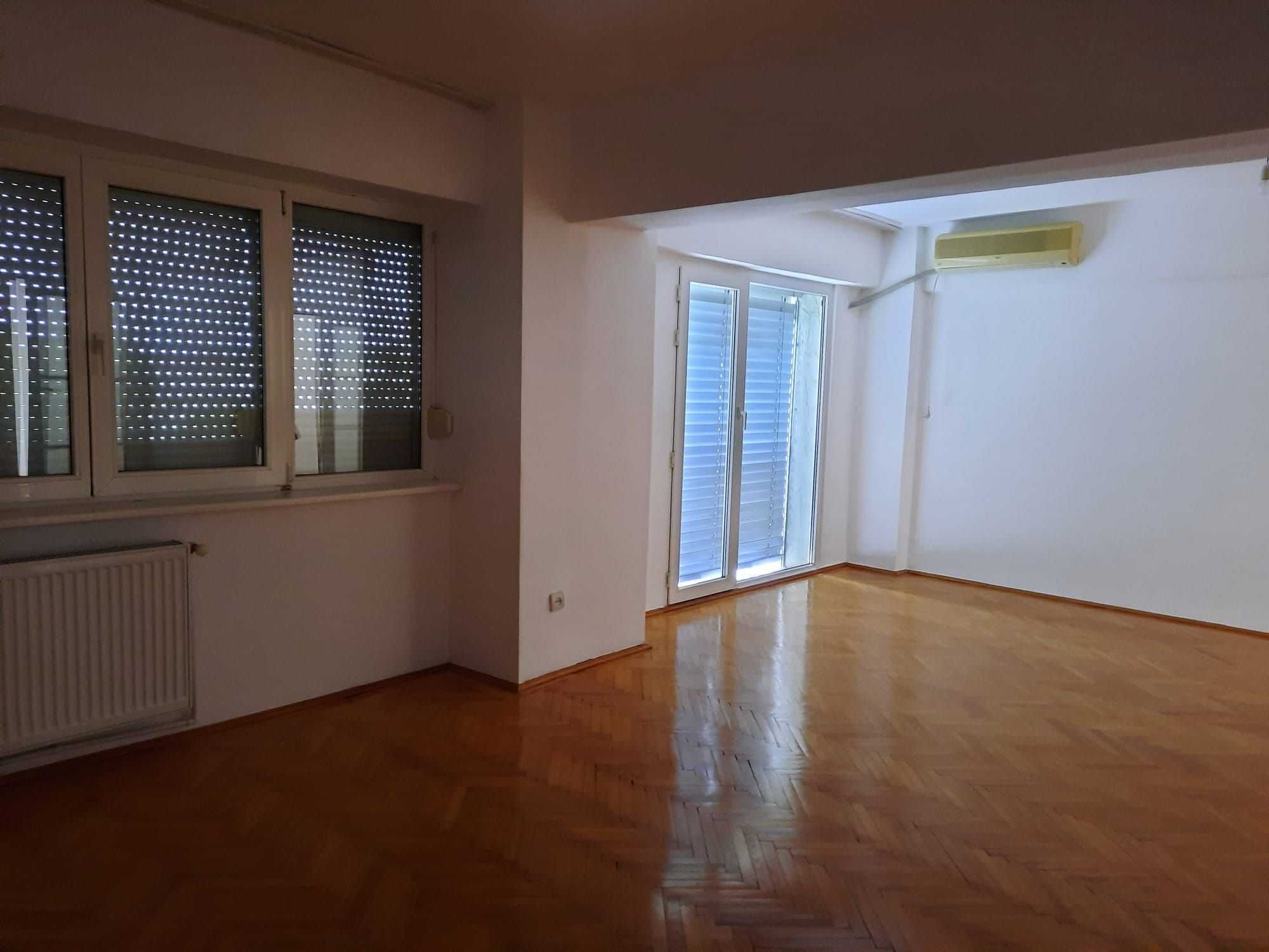 Apartament 3/4 camere - zona Vlad Tepes