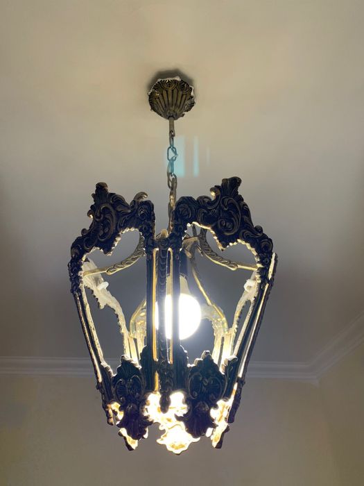 Продам красивую люстру