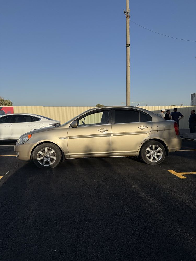 Hyundai accent