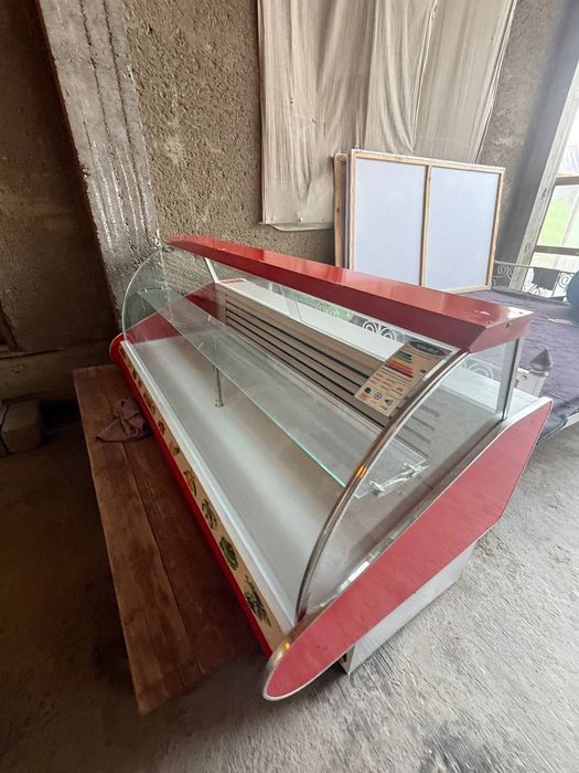 Витринный Холодильник