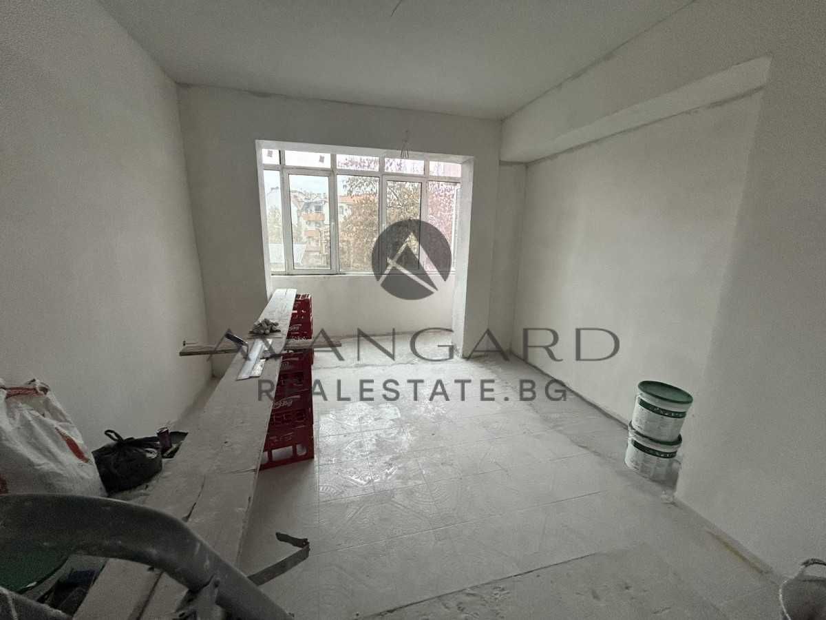 Продава се Тристаен апартамент в Пловдив, Кършияка - 71 кв.м за 1938 €/кв.м - Снимка #4