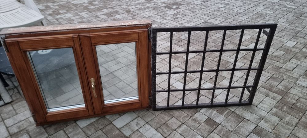Vând 2 geamuri lemn masiv 90x75 cm