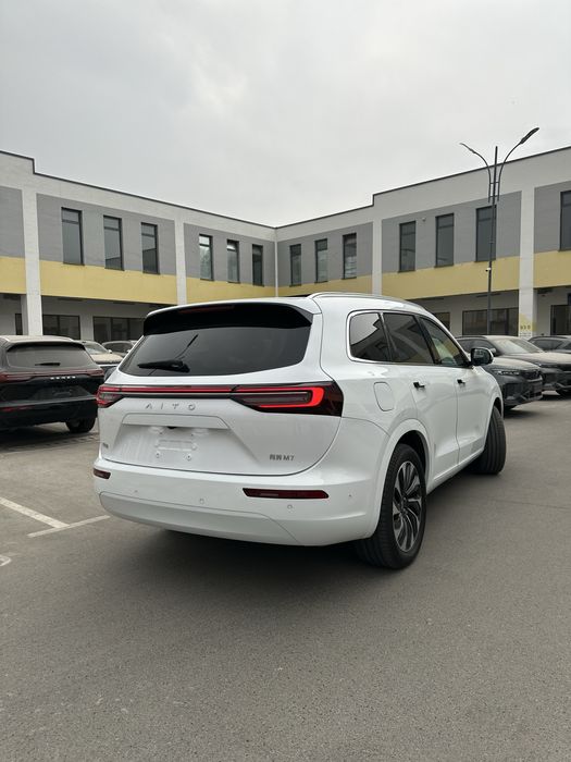 Huawei AITO M7  2024